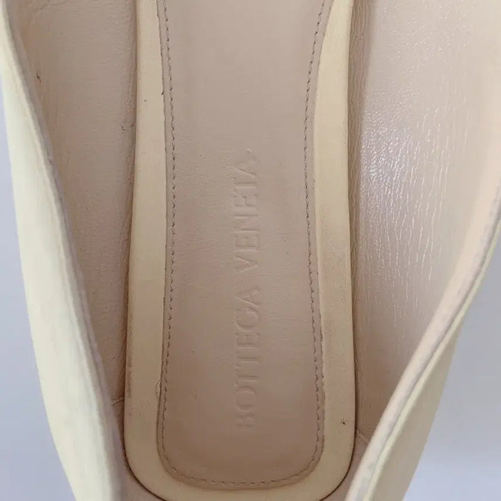 [BUNJANG] Bottega Veneta Ivory Shoes / 230 보테가 베네타 슈즈 아이보리