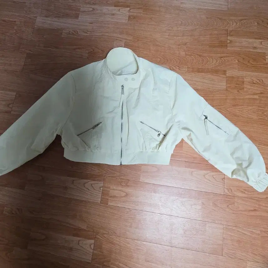 [BUNJANG] Ivory Spring Bomber Jacket Semi-Cropped / 아이보리색 봄점퍼 세미크롭