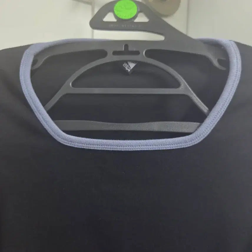 [BUNJANG] Dearstalker Square Neck T-shirt Black / 디어스토커 스퀘어넥 티셔츠 블랙