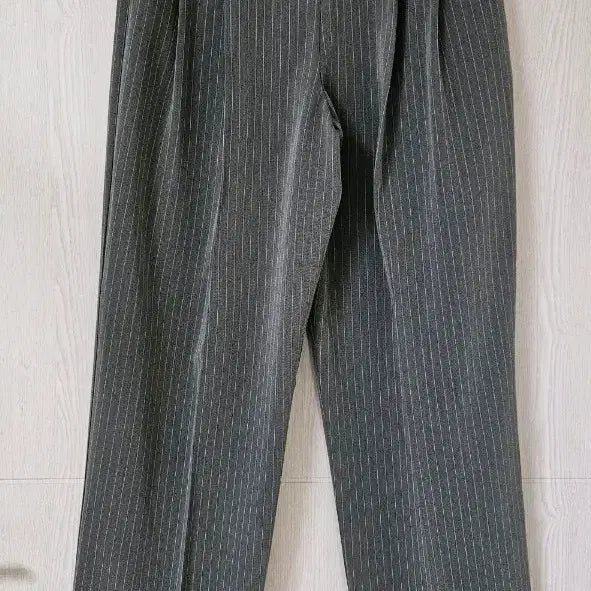 [BUNJANG] Wide Tucked Stripe Slacks / 와이드 핀턱 슬랙스 새상품