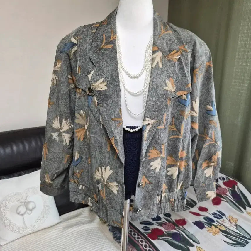 [BUNJANG] Unique Floral Blouson Jacket / [특가] 세련 유니크 플라워 블루종 자켓
