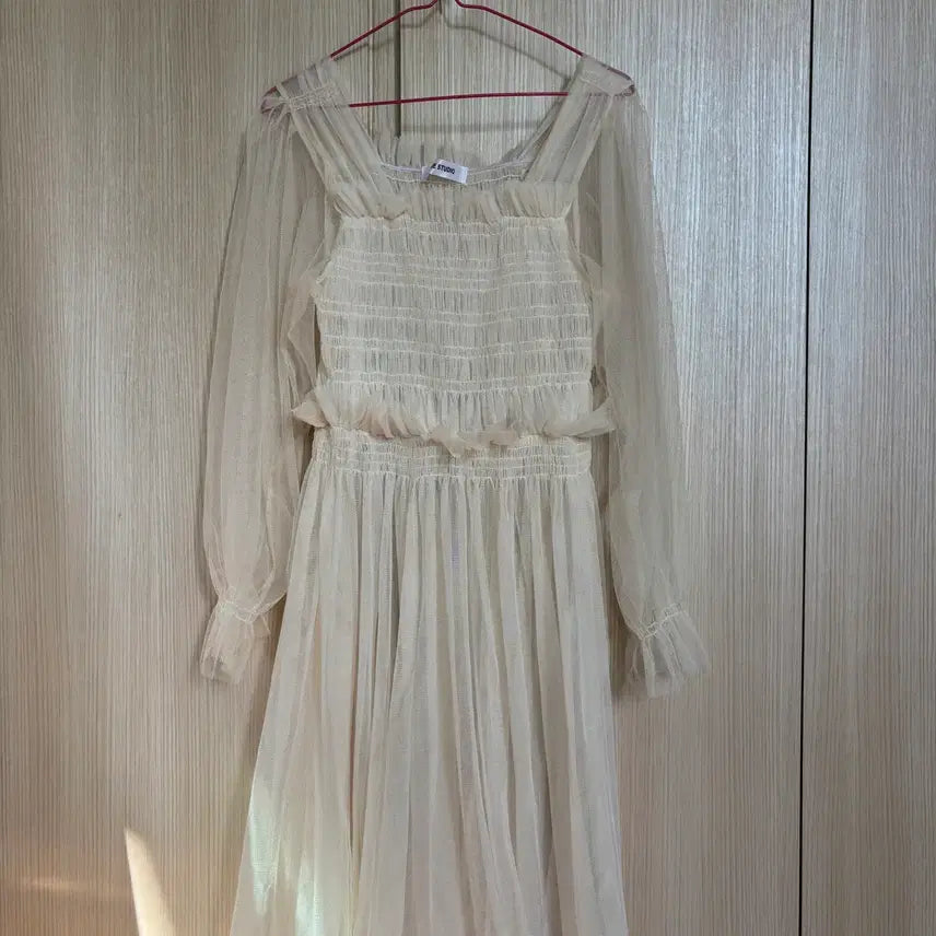[BUNJANG] See-Through Lace Long Dress / [ 시스루 레이스 롱원피스 ]