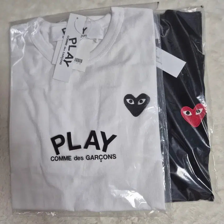 [BUNJANG] Comme des Garcons Heart Long Sleeve T-shirt / 무배 정품/새상품 꼼데가르송 하트 긴팔 티셔츠 롱슬리브 블랙/화이트