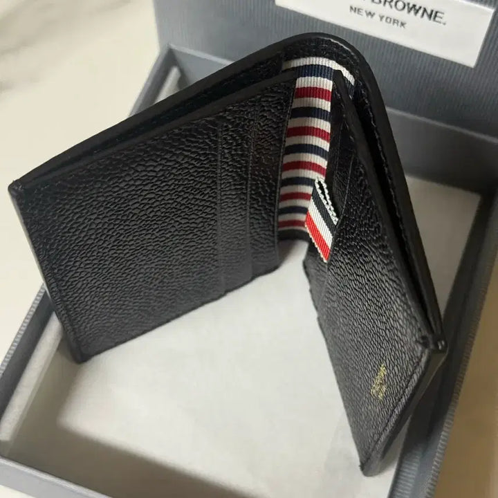 [SOLD OUT] [정품] 톰브라운 페블 그레인 레더 카드지갑 새상품급