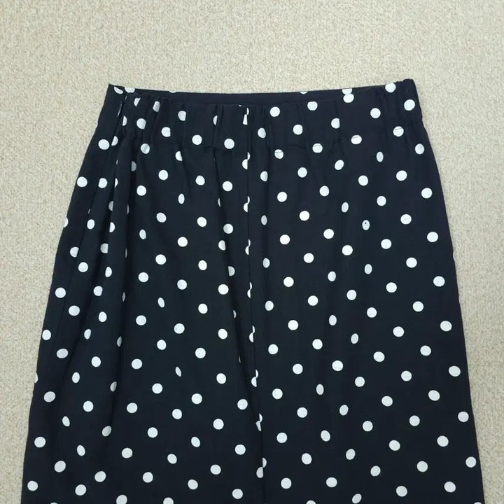 [BUNJANG] Bongbly H-Line Skirt / (F)bongbly 여성 H라인 스커트 뒷밴딩 도트 F13W3018
