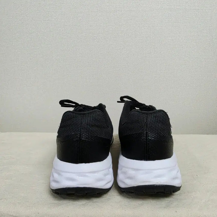 [SOLD OUT] 225나이키 레볼루션6 런닝화  -821