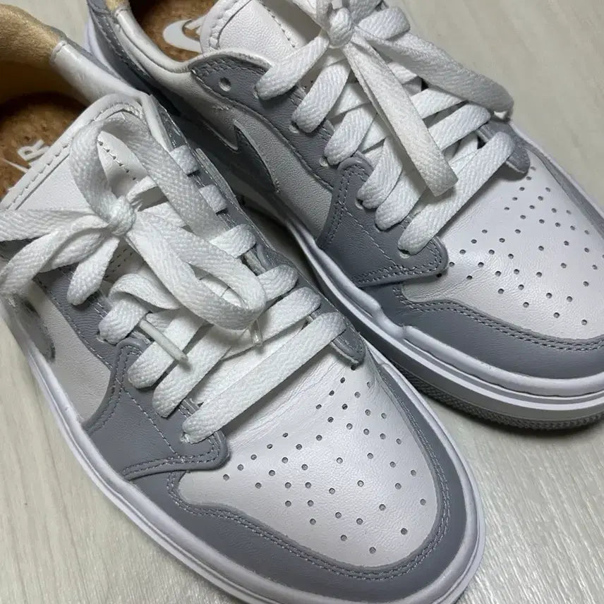 [BUNJANG] Nike Jordan 1 Elevate Low White and Wolf Grey Sneakers / 나이키 조던1 엘리베이트 로우 화이트 앤 울프 그레이 225