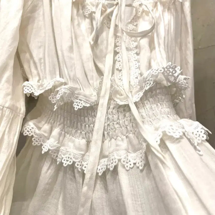 [SOLD OUT] 돌체앤가바나 린넨 100% 오프숄더 레이스 러플 블라우스 55~66