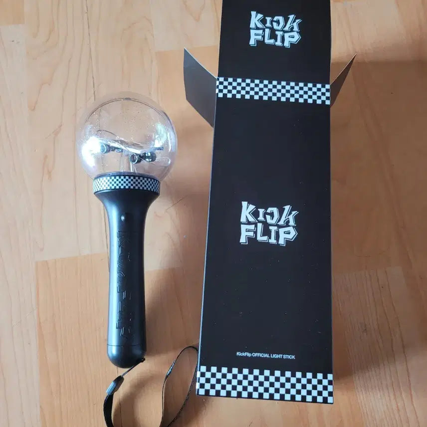 [SOLD OUT] 킥플립 응원봉 (포카미포함)