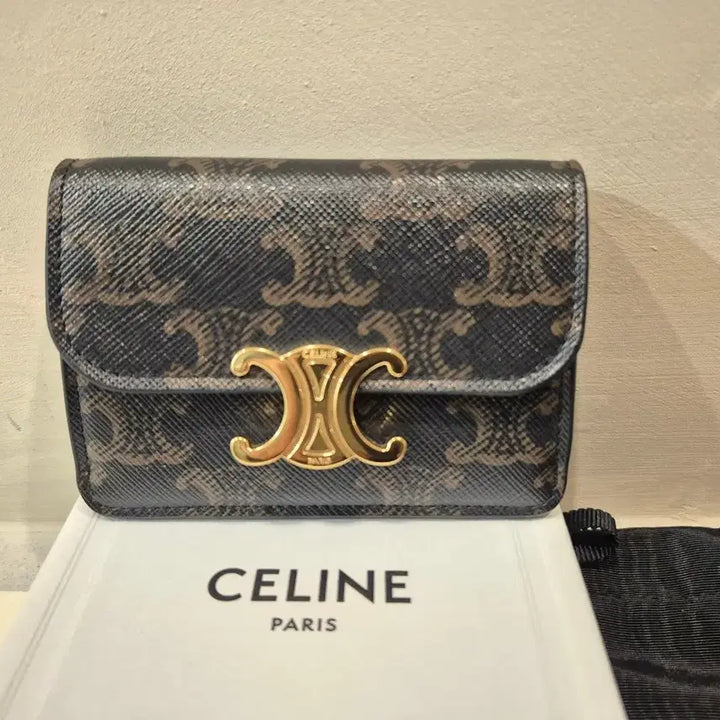 [BUNJANG] Celine Triomphe Card Wallet / 셀린느 정품 트리옹프 카드지갑 풀박스 판매합니다