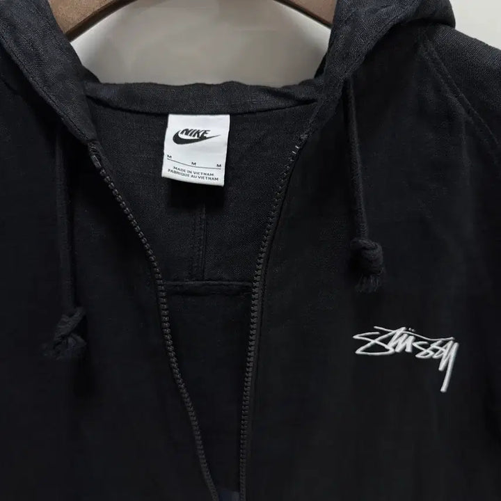 [SOLD OUT] 스투시 x 나이키 리넨 쉘 자켓 블랙 M사이즈 판매합니다 !