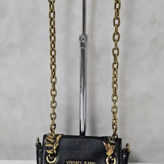 [BUNJANG] Versace Jeans Couture Chain Shoulder Bag Black / 베르사체 진 꾸뛰르 체인 숄더백 블랙