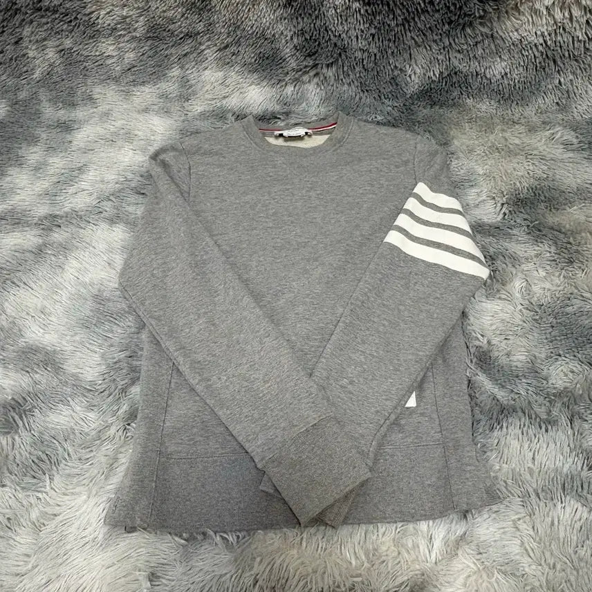 [BUNJANG] Thom Browne Crewneck Sweatshirt Gray - Size 1 / [리엘중고명품] 톰브라운 사선완장 맨투맨 그레이 1사이즈