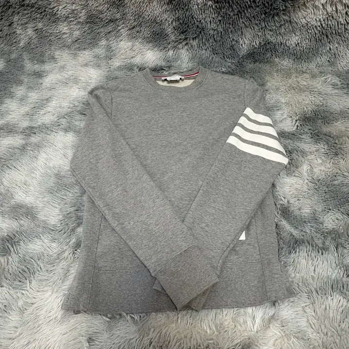 [BUNJANG] Thom Browne Crewneck Sweatshirt Gray - Size 1 / [리엘중고명품] 톰브라운 사선완장 맨투맨 그레이 1사이즈
