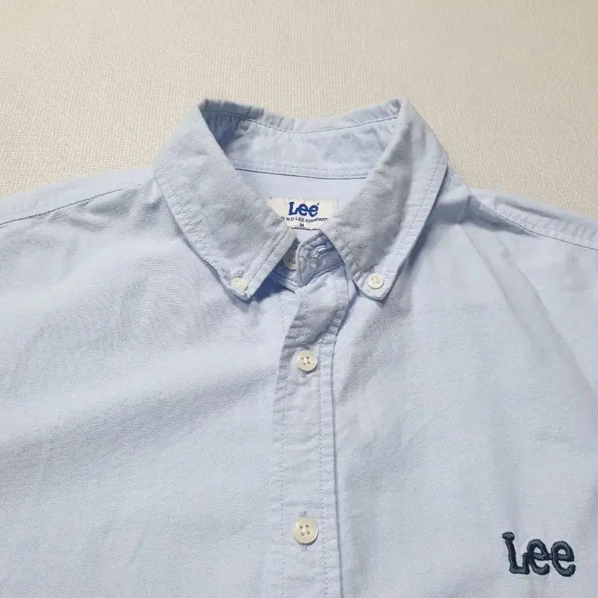 [BUNJANG] Lee Blue Short Sleeve Shirt (M) / Lee 리 반팔 셔츠 하늘색 M 95~100