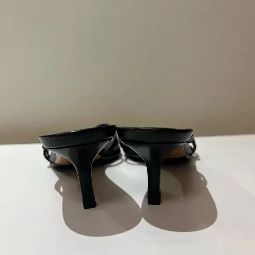 [SOLD OUT] [정품] 구찌 빈티지 톰포드 아카이브 GG 로고 스트랩 샌들