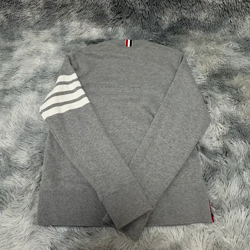 [BUNJANG] Thom Browne Crewneck Sweatshirt Gray / [리엘중고명품] 톰브라운 사선완장 맨투맨 그레이 1사이즈