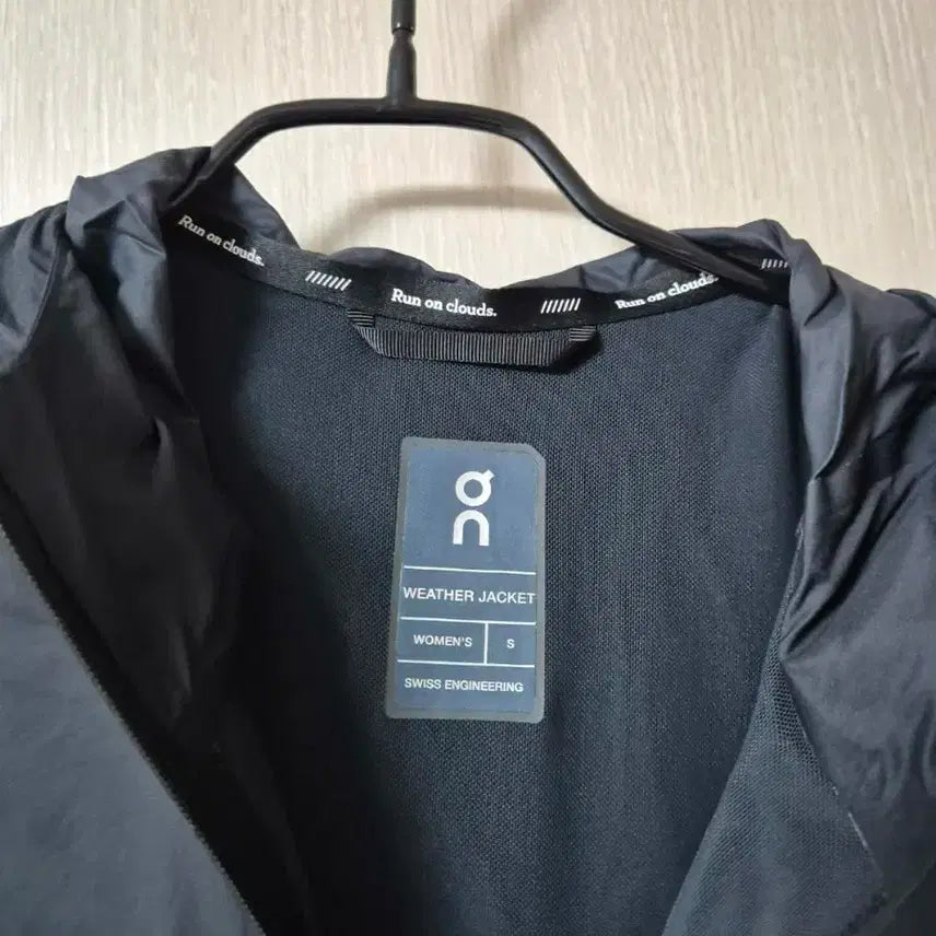 [SOLD OUT] 온러닝 웨더재킷 자켓 바람막이 져지 스몰