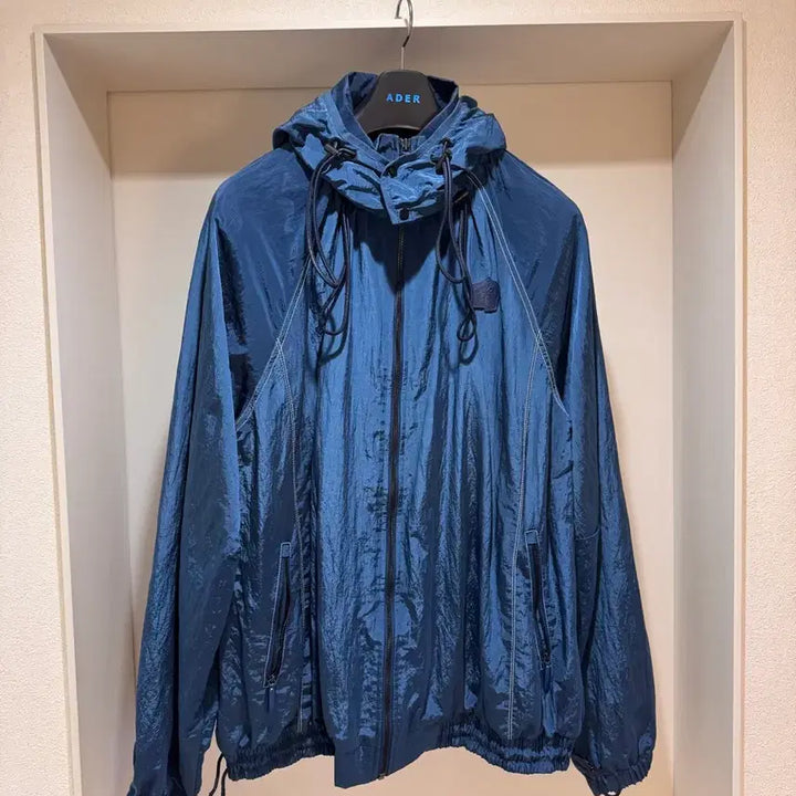 [SOLD OUT] 아더에러 스컬프처 로고 트랙 집업