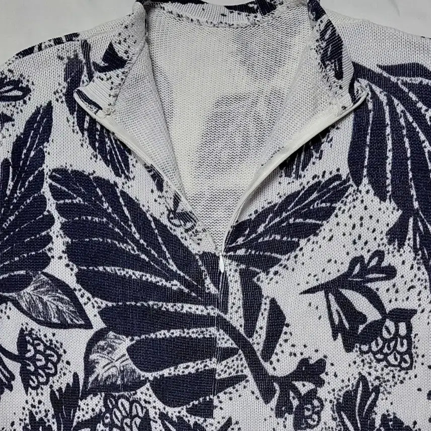 [BUNJANG] LAUTREAMONT Botanical Cotton Knit Top / 로트레아몽(LAUTREAMONT) 하이넥 보태니컬 코튼 니트 (9호)