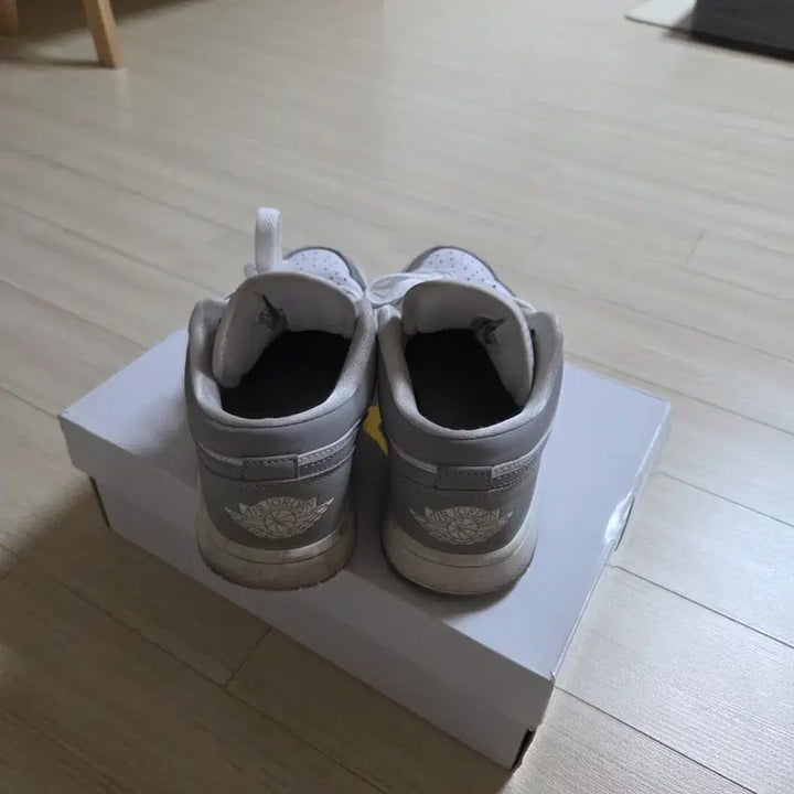 [SOLD OUT] 조던1로우 울프그레이 235