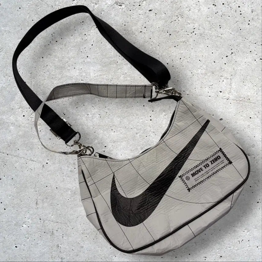[BUNJANG] Nike Move to Zero Crossbody Bag / 나이키 리유저블 MOVE TO ZERO 크로스 숄더백