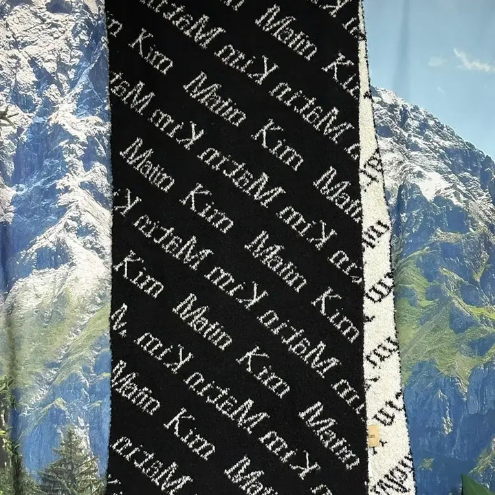 [BUNJANG] Matinkim Lettering Reversible Scarf / Ivory / 마뗑킴 레터링 양면 머플러 / 아이보리