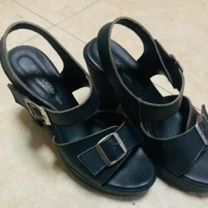 [BUNJANG] Chunky Platform Sandals Heels 245-250 / 상태좋음) 구매가39800원) 통굽 청키 샌들 하이힐 245-250