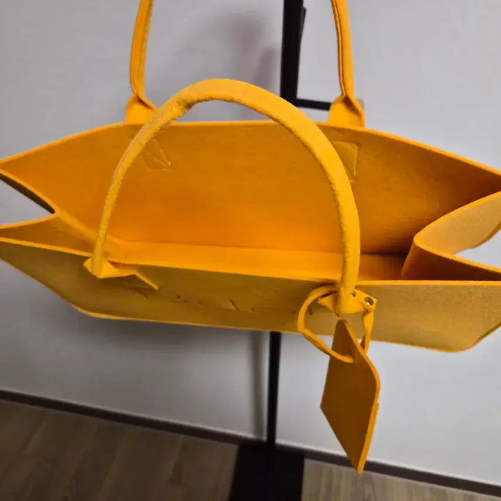 [BUNJANG] Bdoit Felt Tote Bag (Yellow) / (새상품)Bdoit 펠트백 옐로우