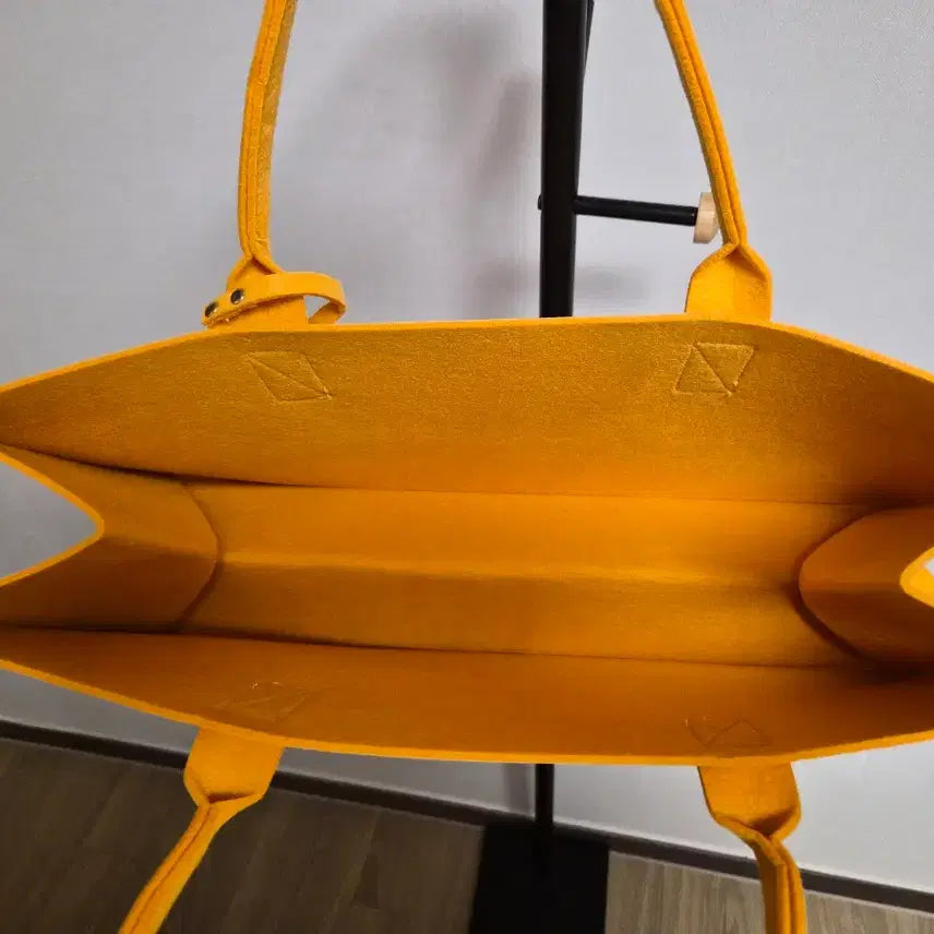 [BUNJANG] Bdoit Felt Tote Bag (Yellow) / (새상품)Bdoit 펠트백 옐로우