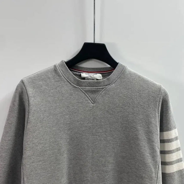 [SOLD OUT] 톰브라운 사선 라운드 맨투맨