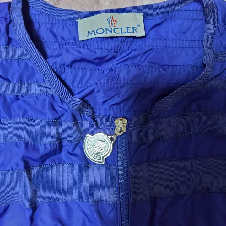 [SOLD OUT] 몽클레어 로고 경량 패딩 자켓 블루 1사이즈 남녀공용
