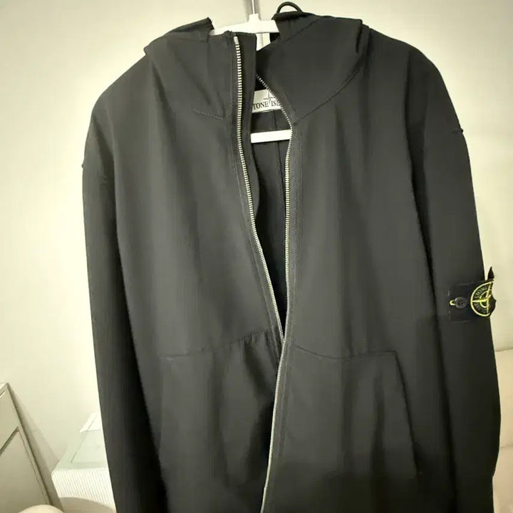 [SOLD OUT] 스톤아일랜드 소프트쉘 바람막이 XL