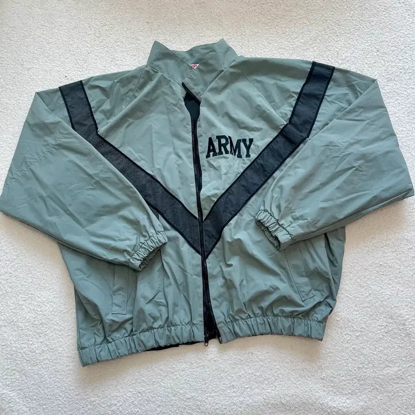 [SOLD OUT] U.S Army IPFU 트레이닝 자켓 L/R