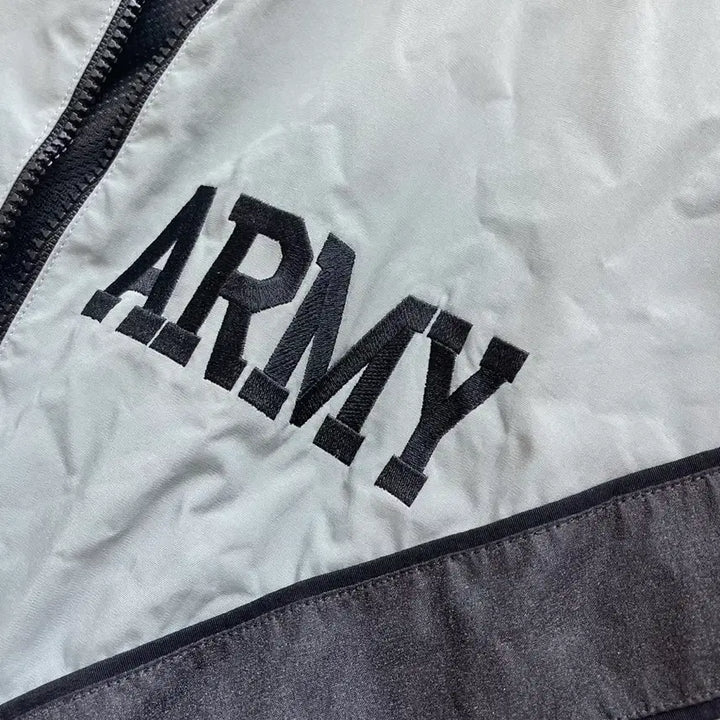 [SOLD OUT] U.S Army IPFU 트레이닝 자켓 L/R