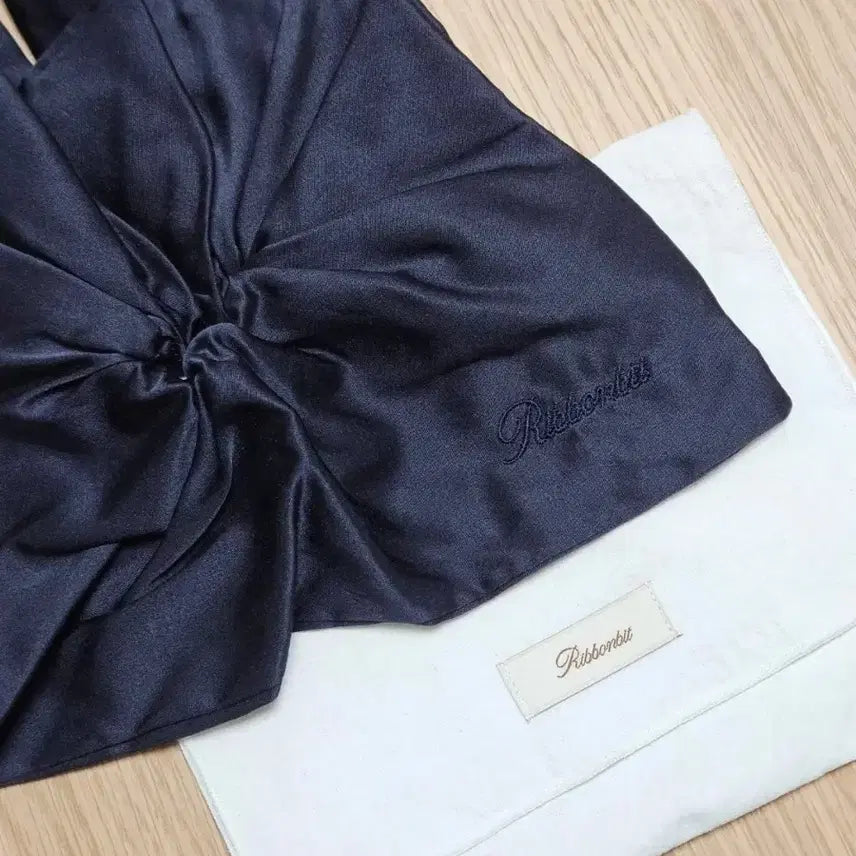 [BUNJANG] Ribbonbit RBB Scrunchie - Navy / 리본빛 Ribbonbit RBB Scrunchie - Navy