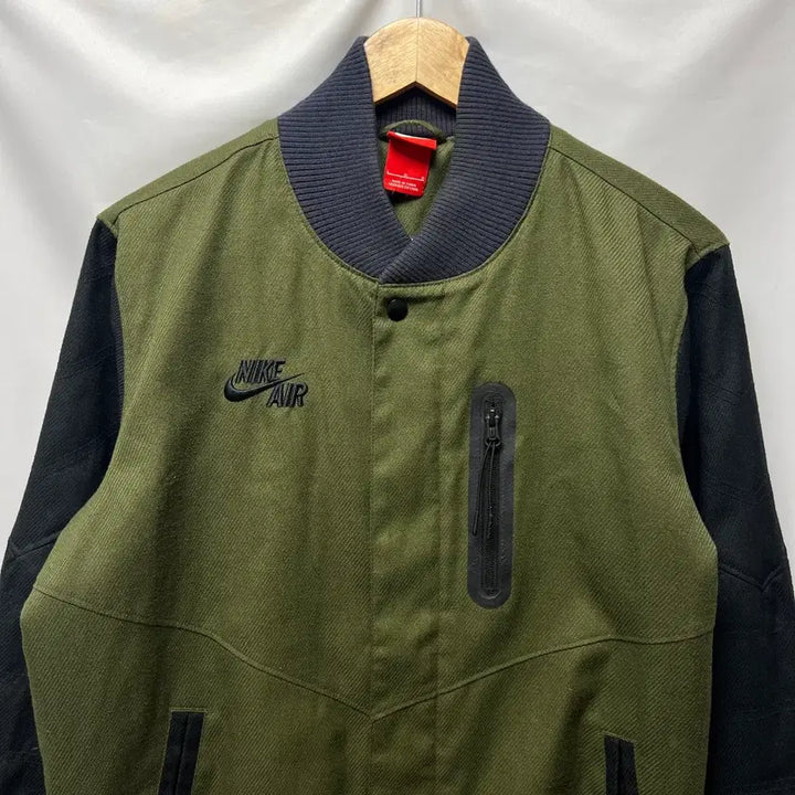 [SOLD OUT] [정품/L] 나이키 에어 봄버 스우시 카키 바시티자켓