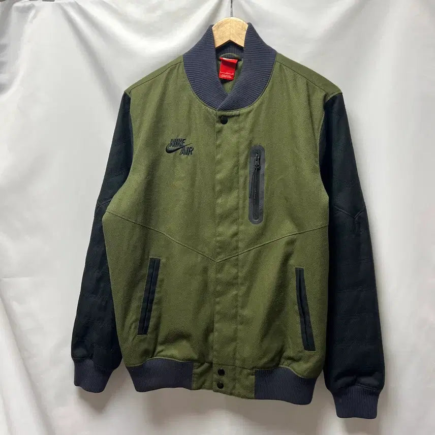 [SOLD OUT] [정품/L] 나이키 에어 봄버 스우시 카키 바시티자켓