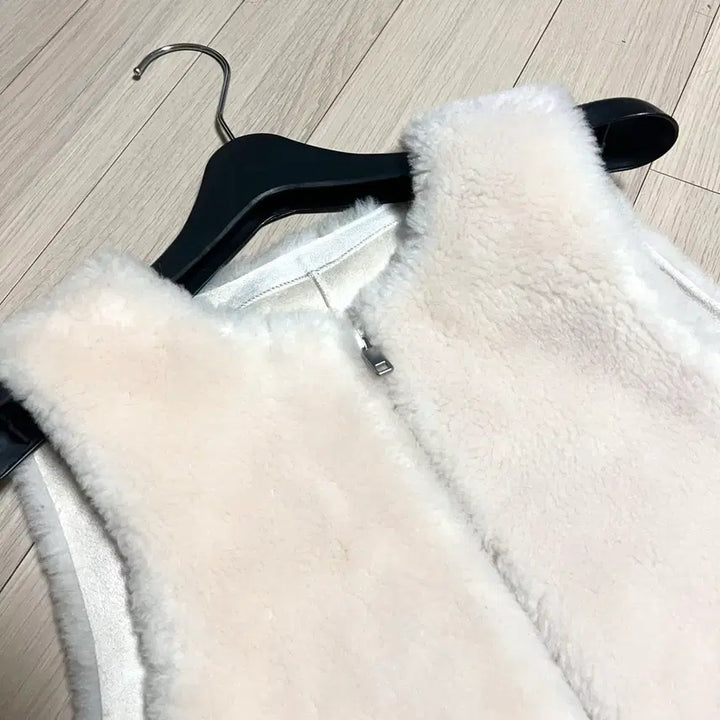 [BUNJANG] On&amp;On Real Wool Zip-up Vest Ivory / 온앤온 호주산 리얼양모100% 집업 조끼 베스트아이보리천연모피양털뽀글이