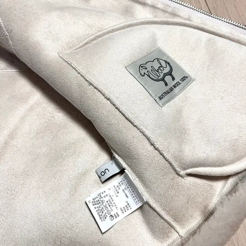 [BUNJANG] On&amp;On Real Wool Zip-up Vest Ivory / 온앤온 호주산 리얼양모100% 집업 조끼 베스트아이보리천연모피양털뽀글이