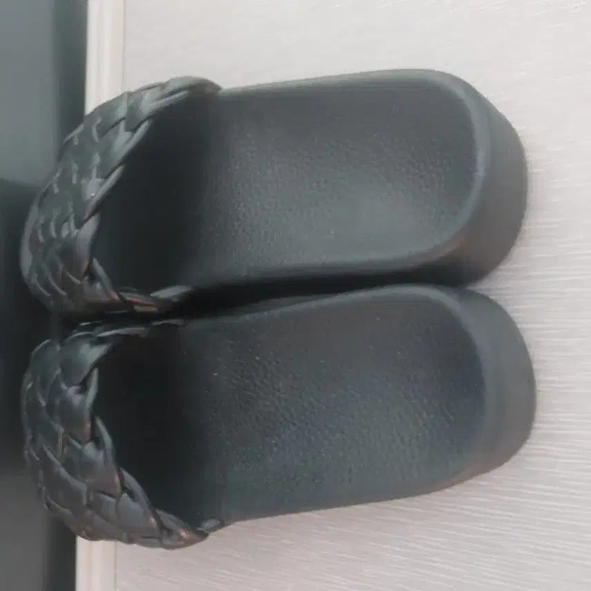 [BUNJANG] Black Quilted Slippers / 블랙 퀄팅 슬리퍼