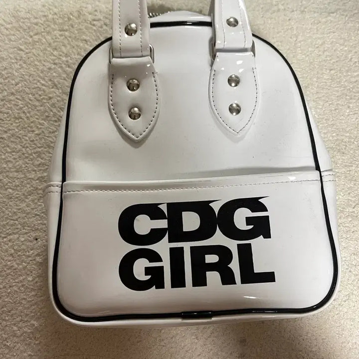 [SOLD OUT] 꼼데가르송 걸 CDG Girl 토트백 화이트