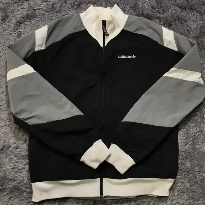 [SOLD OUT] [[L, A급] 아디다스(ADIDAS) EQT 윈드 자켓/바람막이