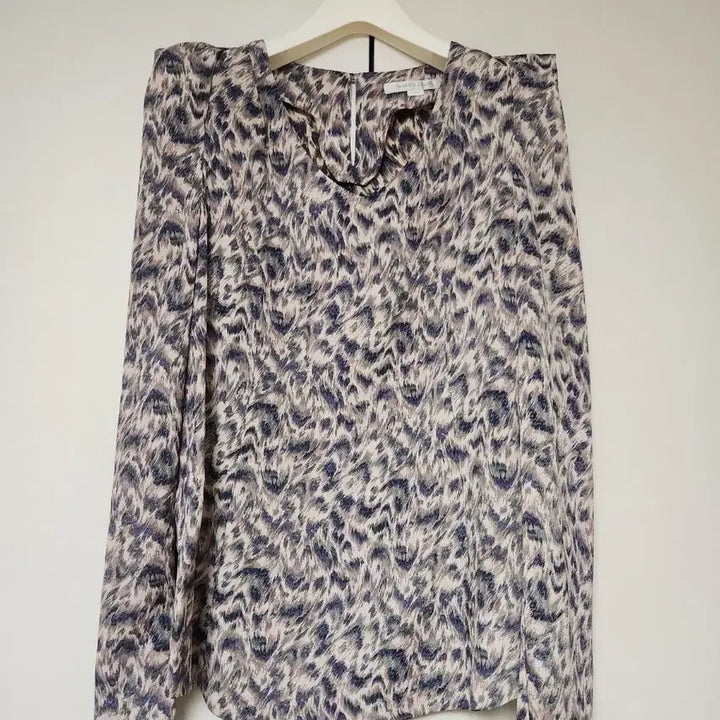 [BUNJANG] NICE CLAUP V-Neck Blouse / 나이스클랍 블라우스 55