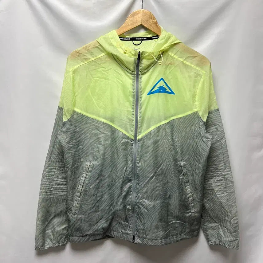 [SOLD OUT] [정품/M] 나이키 트레일 스우시 윈드러너 런닝 바람막이