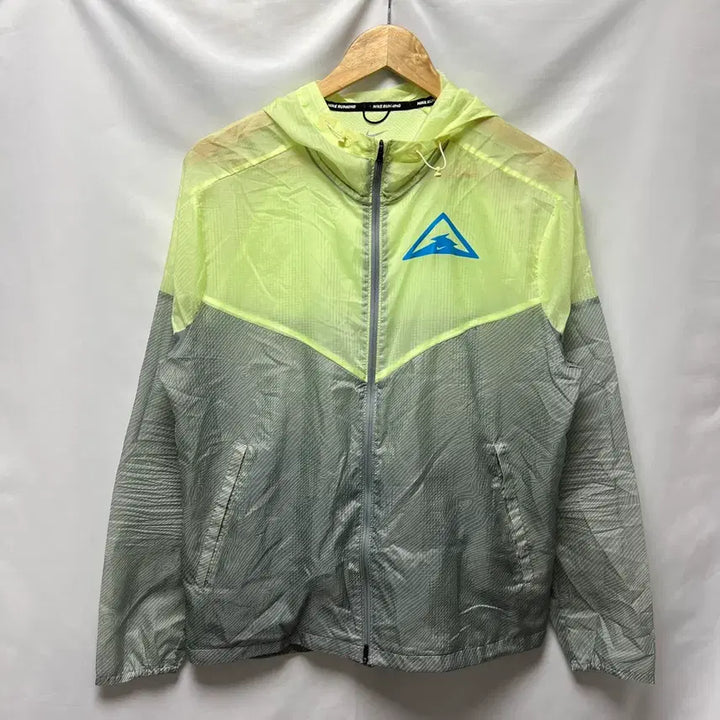 [SOLD OUT] [정품/M] 나이키 트레일 스우시 윈드러너 런닝 바람막이