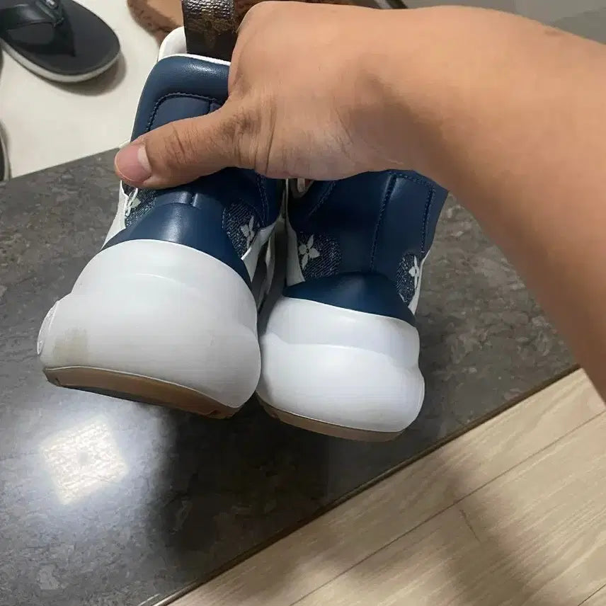 [SOLD OUT] 루이비통 아치라이트 스니커즈 36사이즈