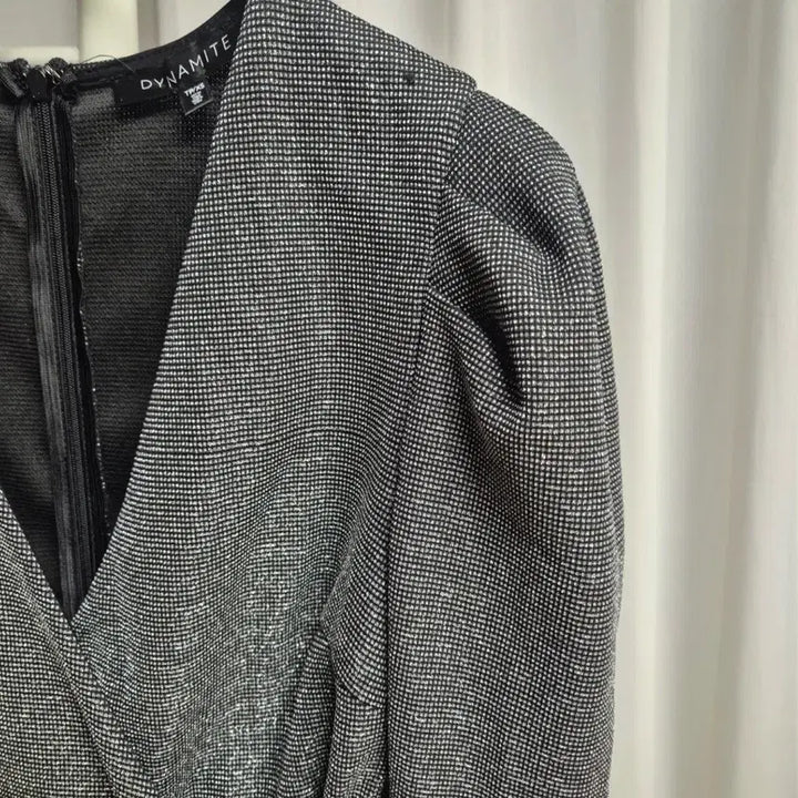 [BUNJANG] Sparkling Silver &amp; Black Wrap Dress / 반짝이는 펄 원단의 섹시한 원피스
