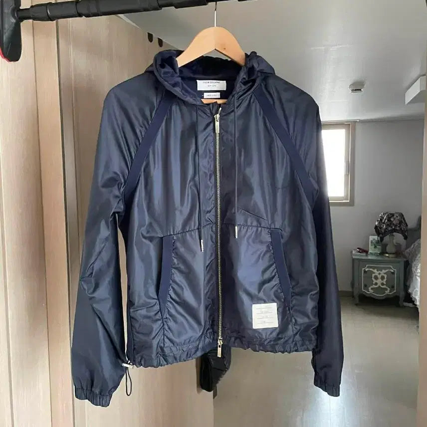 [SOLD OUT] 톰브라운 백삼선 바람막이자켓 1사이즈