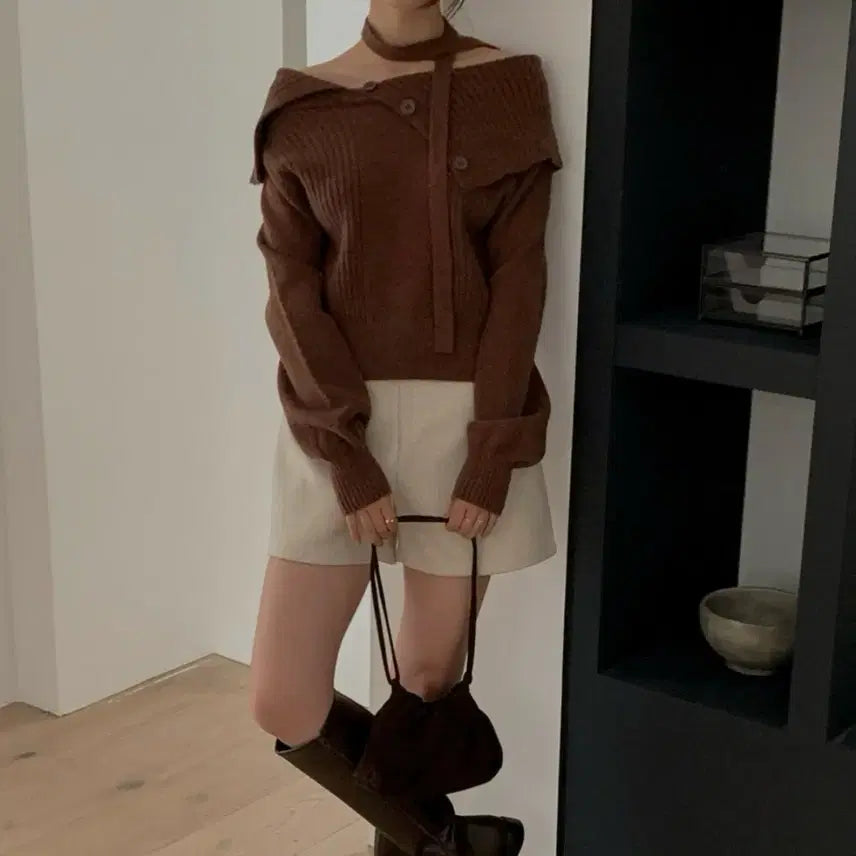 [BUNJANG] Loose Fit Off-Shoulder Tie Button Knit Top / 봄 루즈핏 타이 버튼 단추 오프숄더 니트 꽃놀이룩 벚꽃룩 에이블리